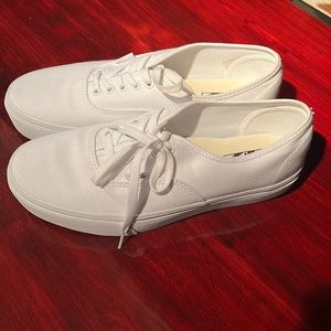 White vans size 11 woman’s 10 mens